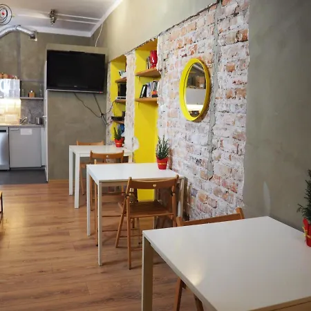 Hostel New World St *