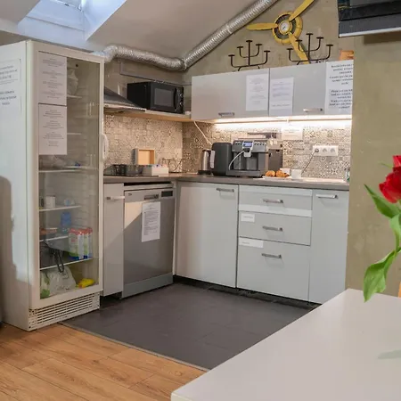 New World St Hostel *