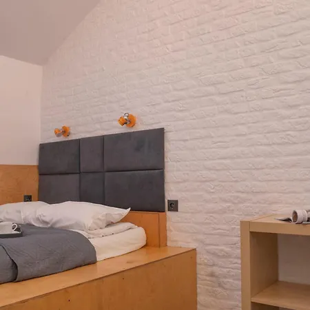 New World St And Private Hostel