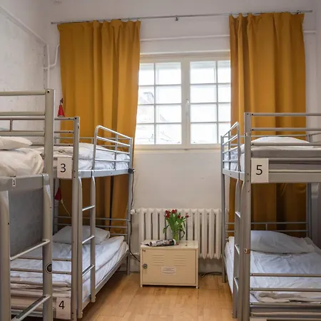 Hostel New World St