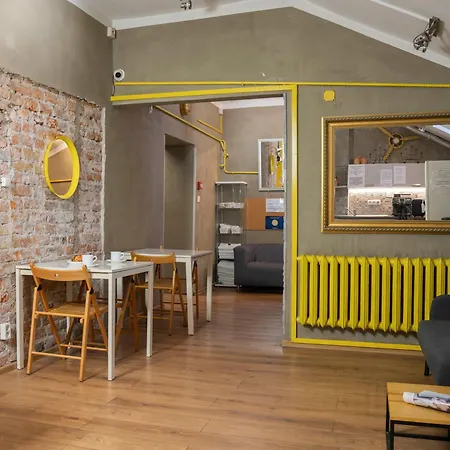New World St And Private Hostel