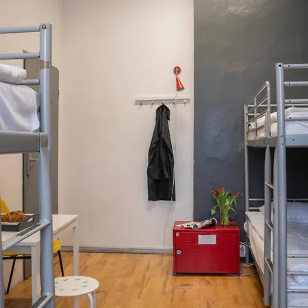 New World St Hostel *