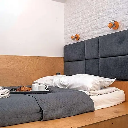 New World St Hostel *