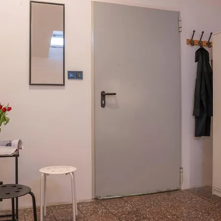 New World St And Private Hostel