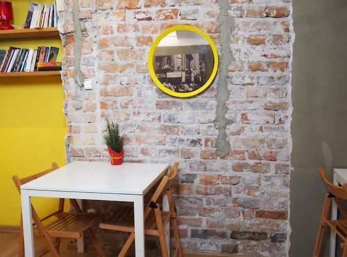 بيت شباب New World St