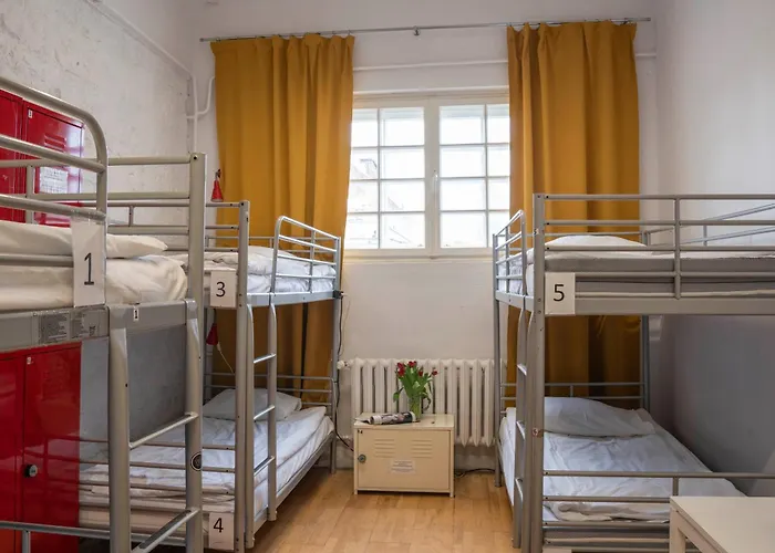 بيت شباب New World St